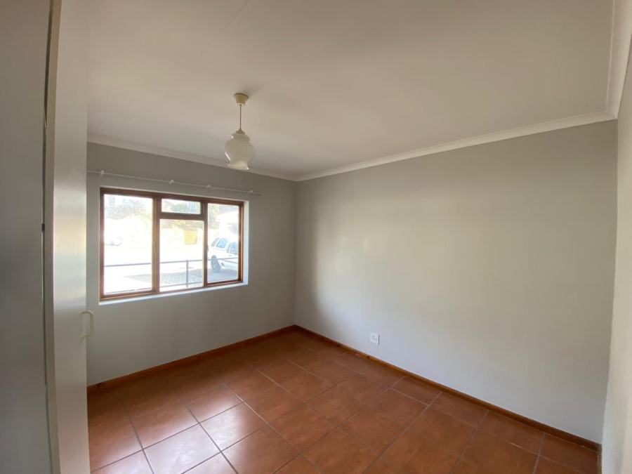 To Let 2 Bedroom Property for Rent in Mossel Bay Central Western Cape